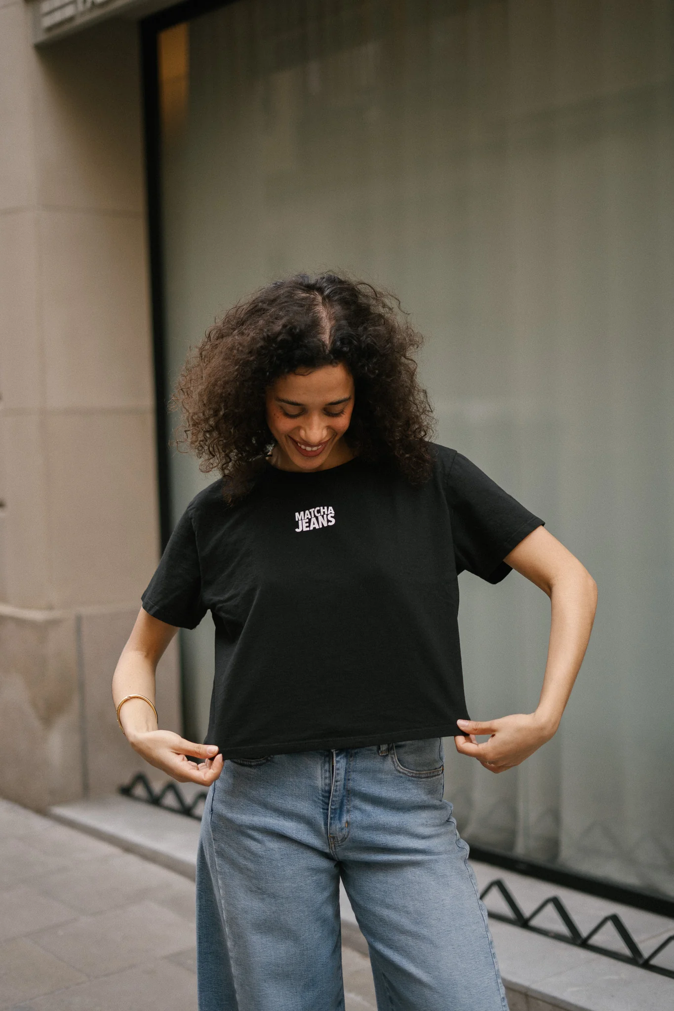 BACK RUCHED TEE - BLACK - Image 4