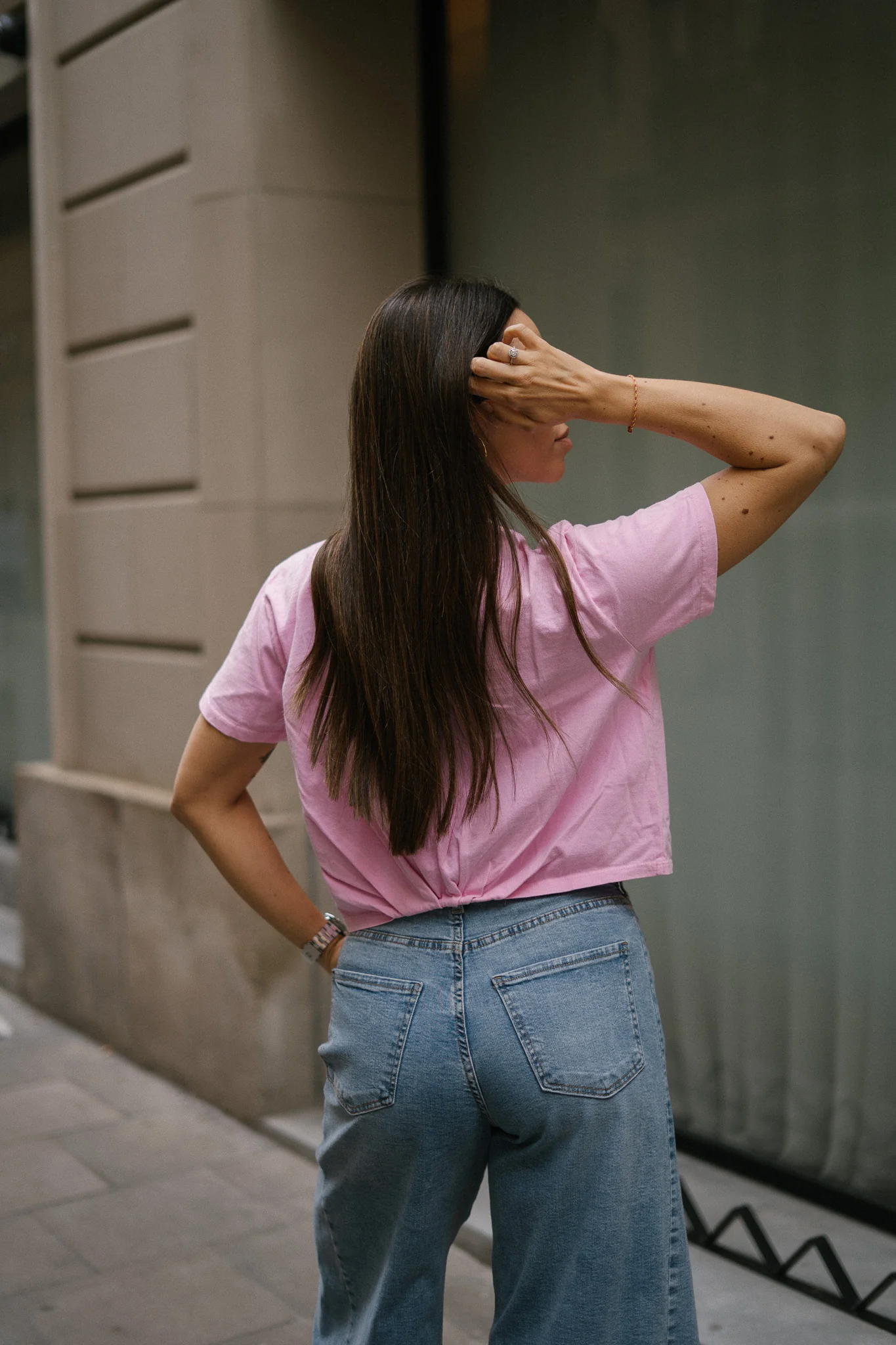 BACK RUCHED TEE - PINK - Image 5